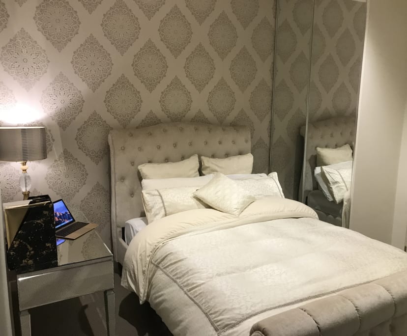 Furnished room in a flatshare