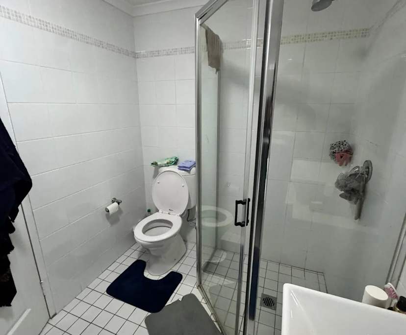 Unfurnished room with own bathroom