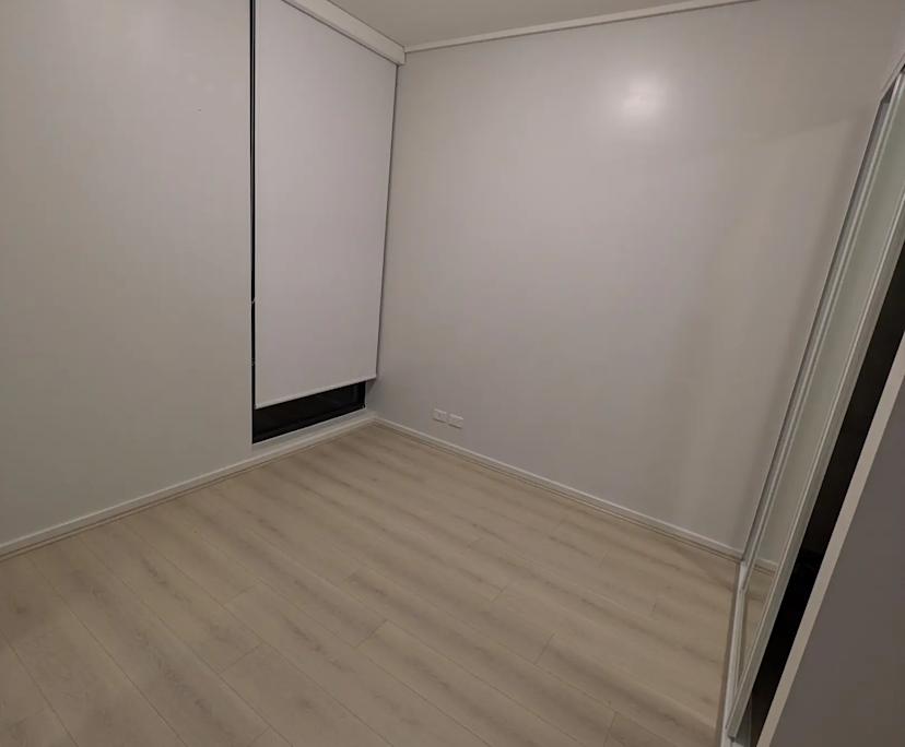 Unfurnished room with own bathroom
