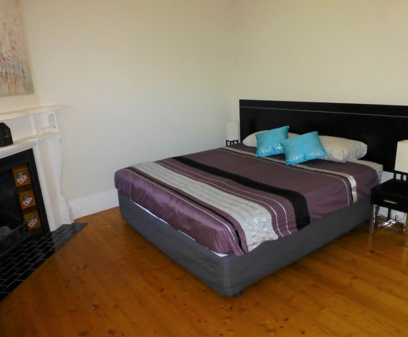 $300, Homestay, 4 bathrooms, Whittington VIC 3219