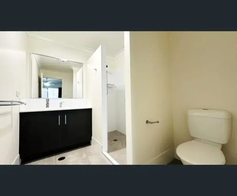 $290, Share-house, 2 bathrooms, Kearneys Spring QLD 4350