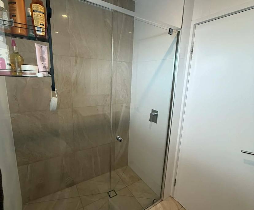 Unfurnished room with own bathroom