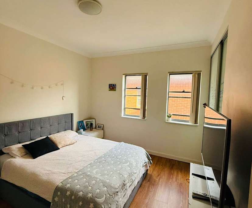 Furnished room in a flatshare