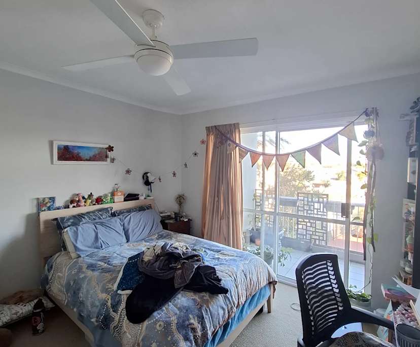 Furnished room with ensuite in a flatshare