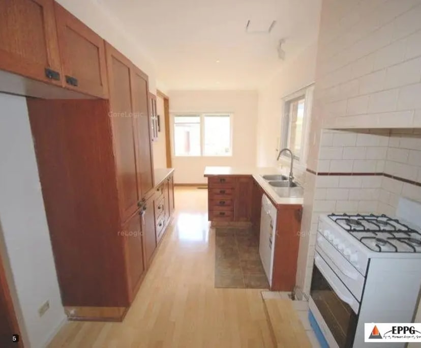 $210, Whole-property, 2 bathrooms, Chadstone VIC 3148