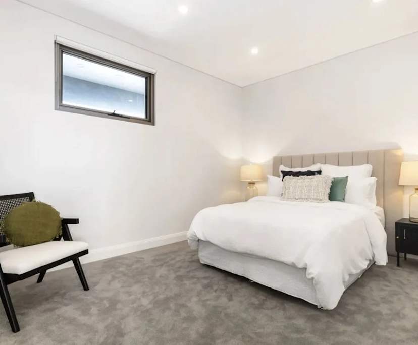 Unfurnished room with own bathroom