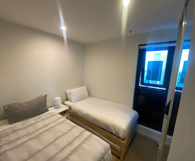 Furnished room in a flatshare