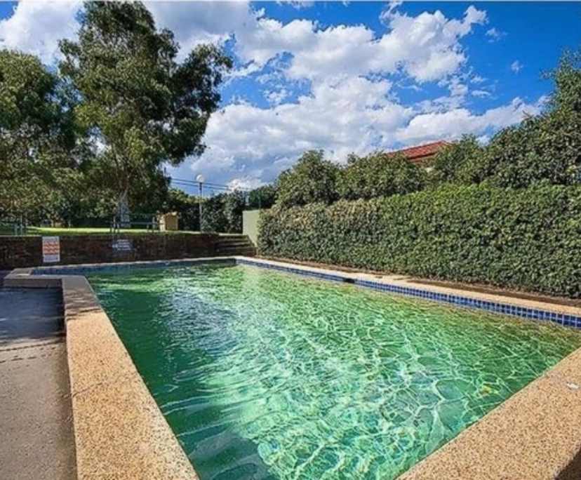 Unfurnished room in a flatshare