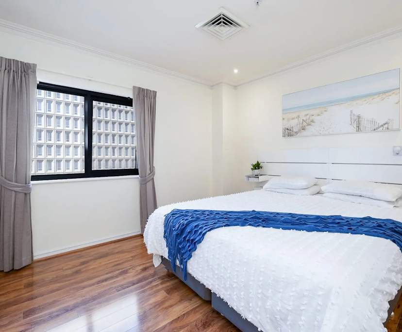 Furnished room in a flatshare