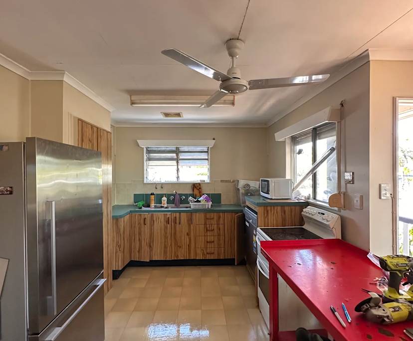 Furnished room in a share house