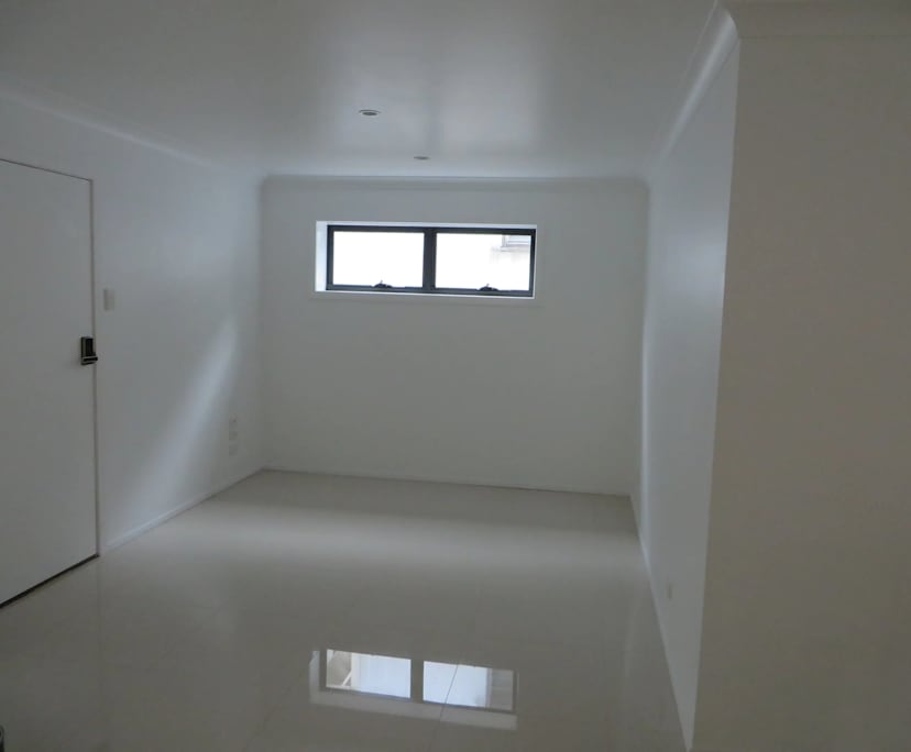 $300, Flatshare, 3 bathrooms, Taringa QLD 4068