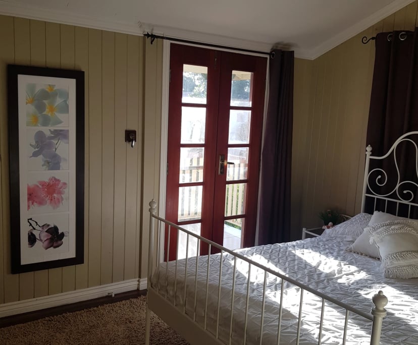 Furnished room with ensuite in a flatshare