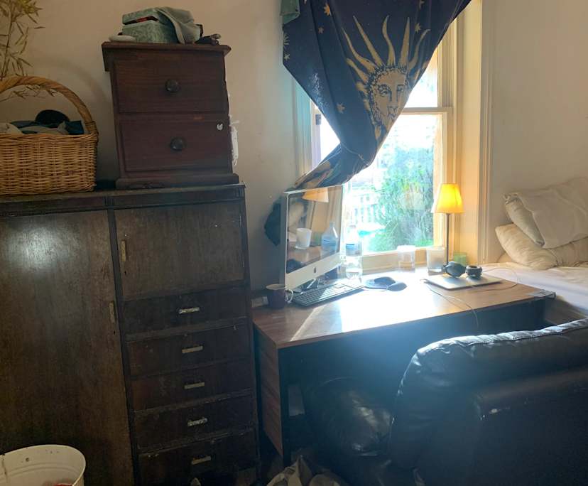 Furnished room in a share house