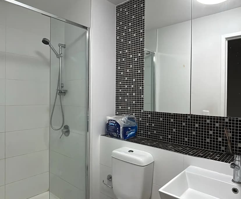 Furnished room with own bathroom