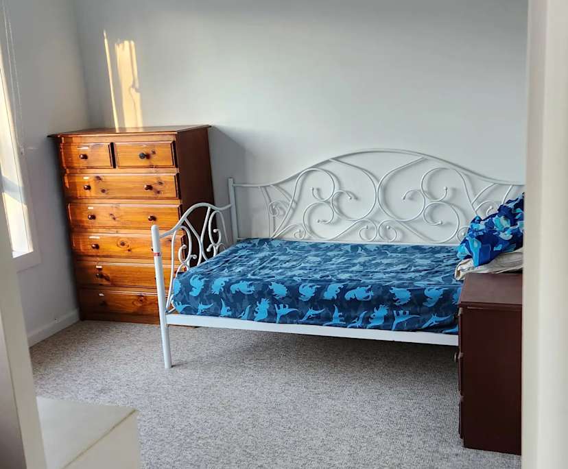 Room in a share house