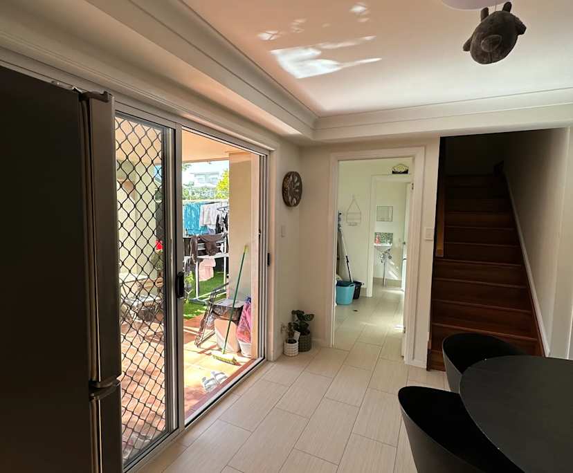 $380, Share-house, 3 bathrooms, Yeronga QLD 4104