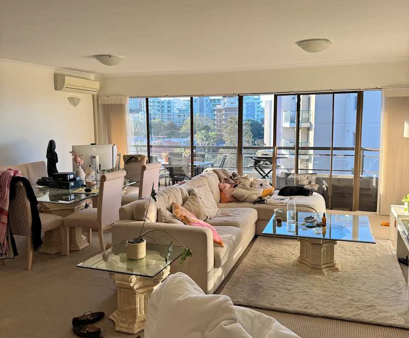 Unfurnished room in a flatshare