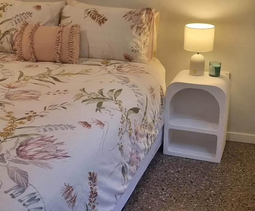 $350, Share-house, 4 bathrooms, Mooroobool QLD 4870