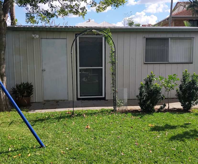 Whole property with 1 room for rent
