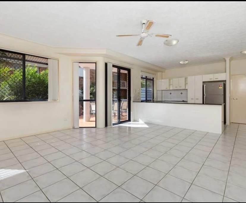 Unfurnished room with ensuite in a flatshare