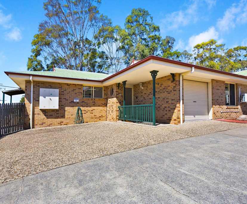 Whole property with 2 rooms for rent