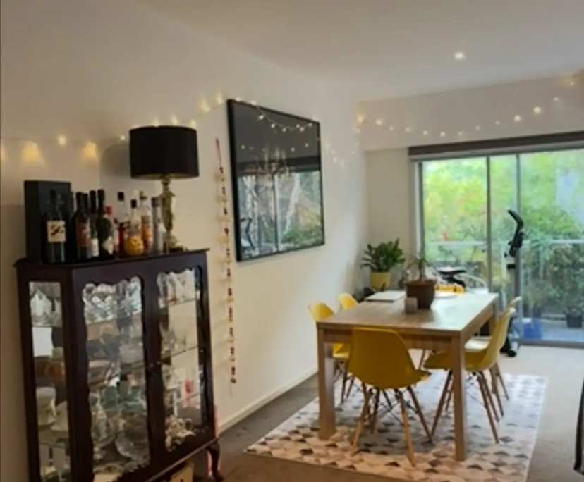 $590, 1-bed, 1 bathroom, Windsor VIC 3181