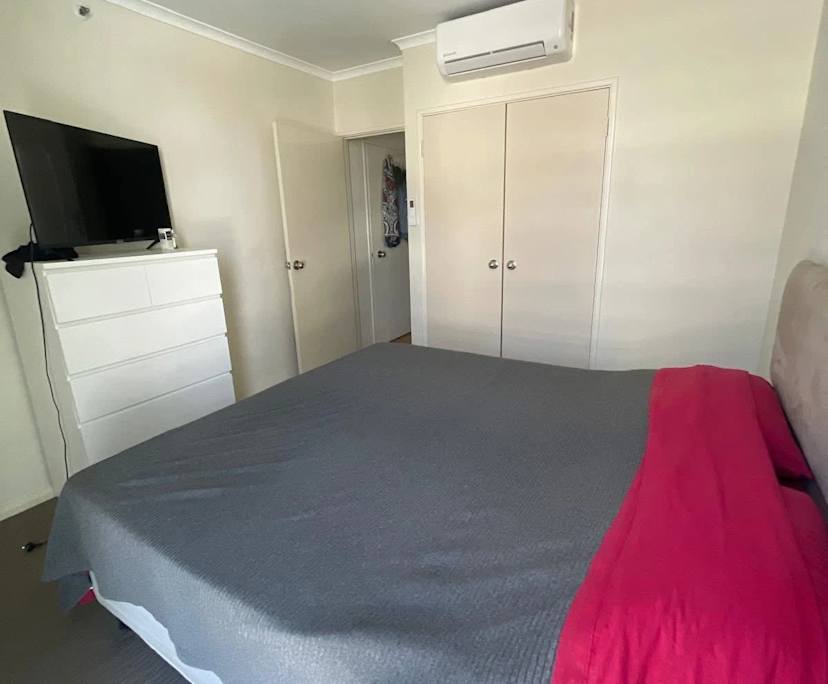 Furnished room in a flatshare