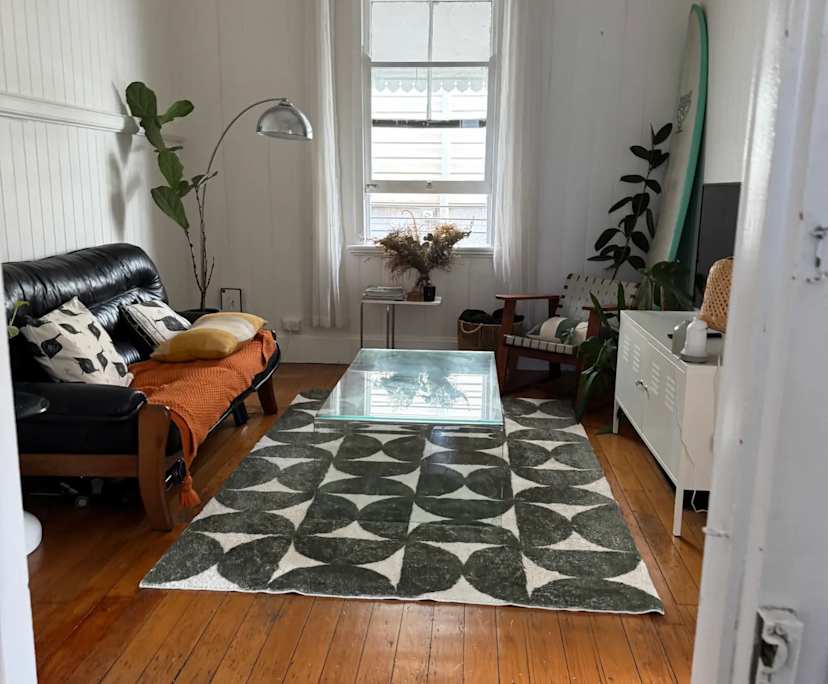 Room in a share house