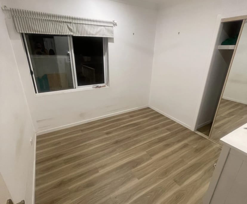Unfurnished room in a flatshare