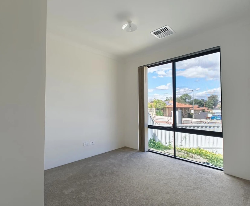 Unfurnished room in a share house