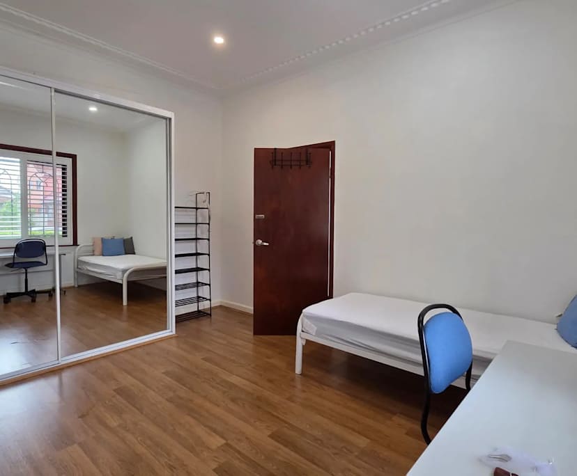 Furnished room in a share house