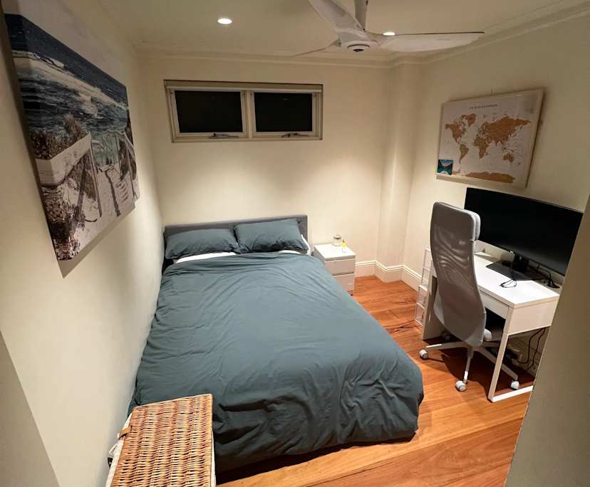 Room in a share house