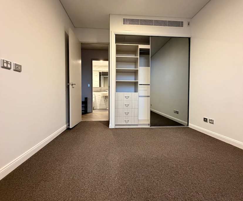 Unfurnished room in a flatshare