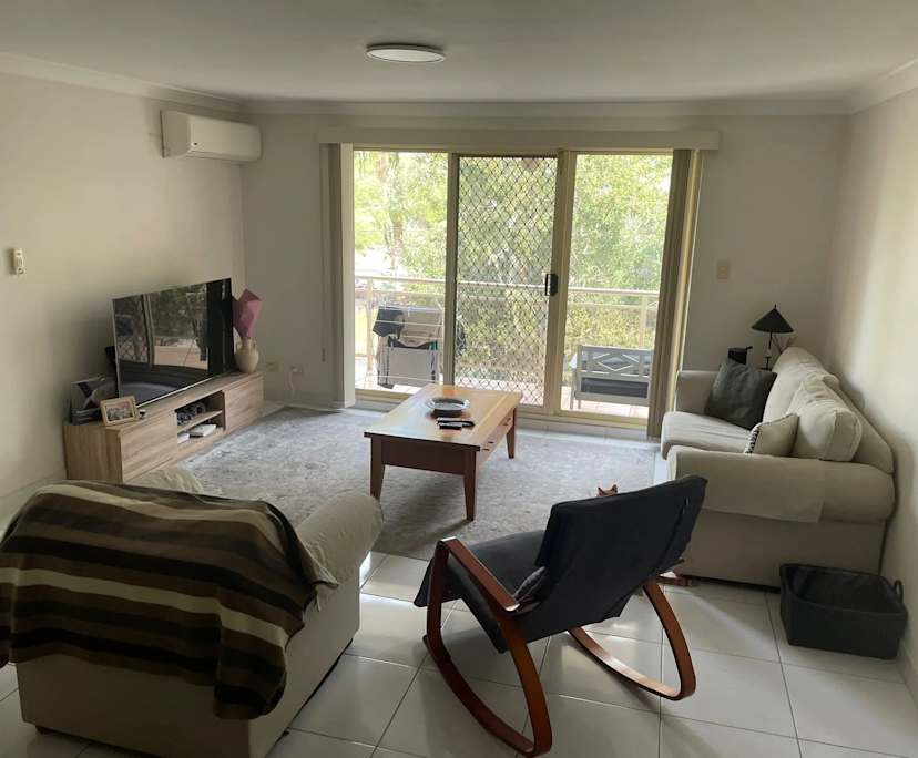 Unfurnished room in a flatshare