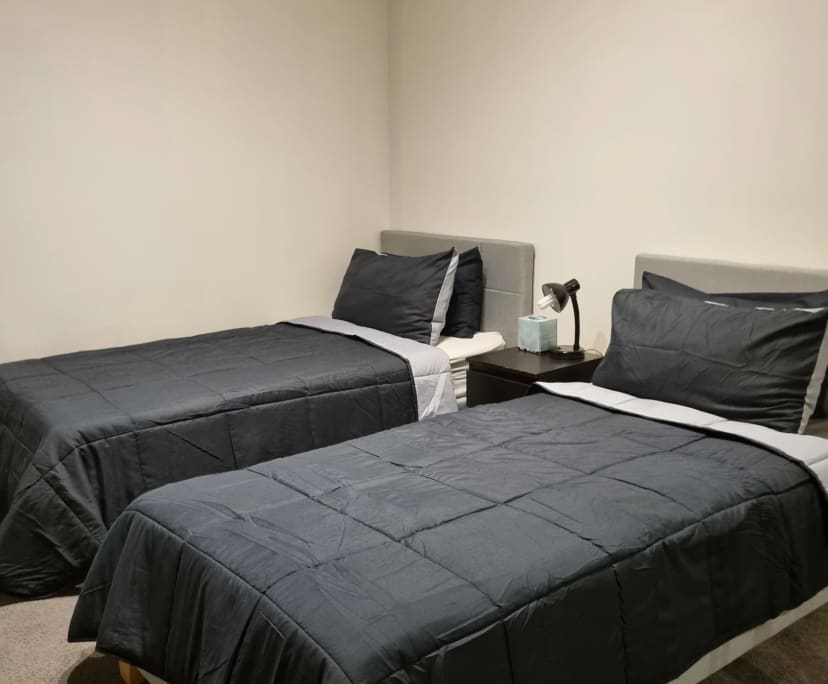 Furnished room in a flatshare