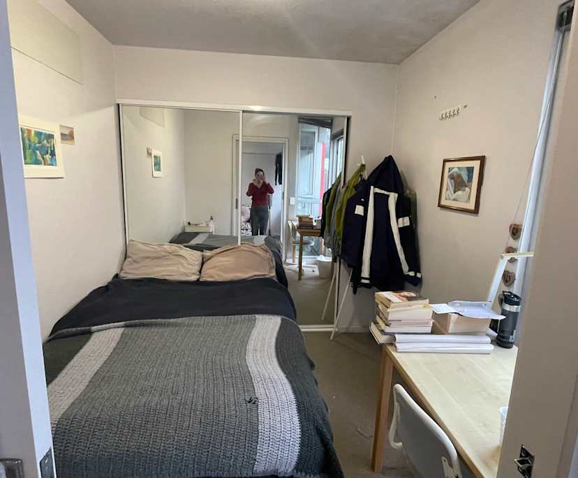 Furnished room in a flatshare