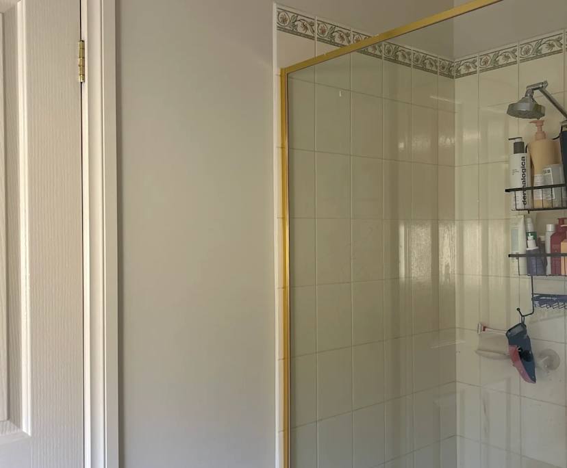 $220, Share-house, 3 bathrooms, Caroline Springs VIC 3023