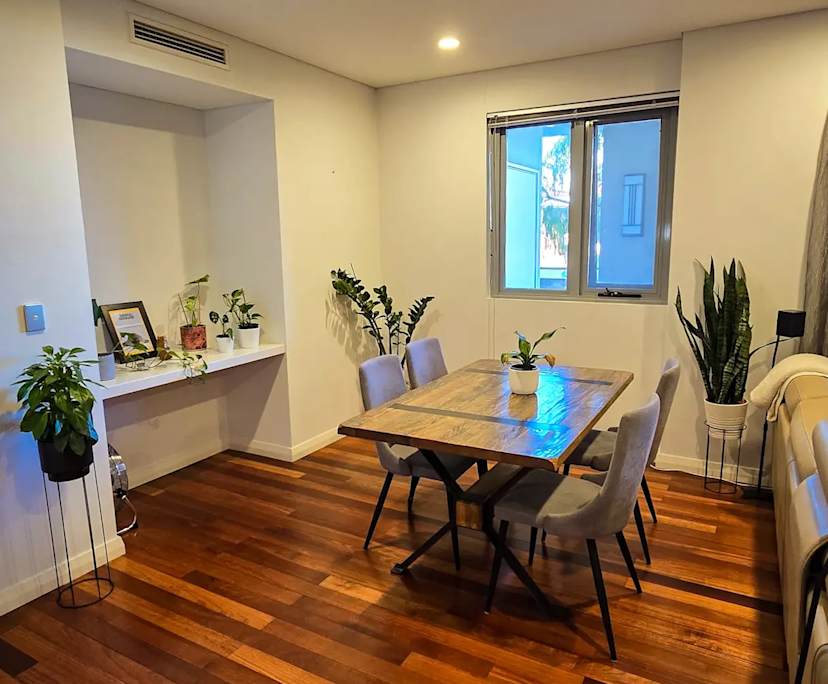 Furnished room with ensuite in a flatshare