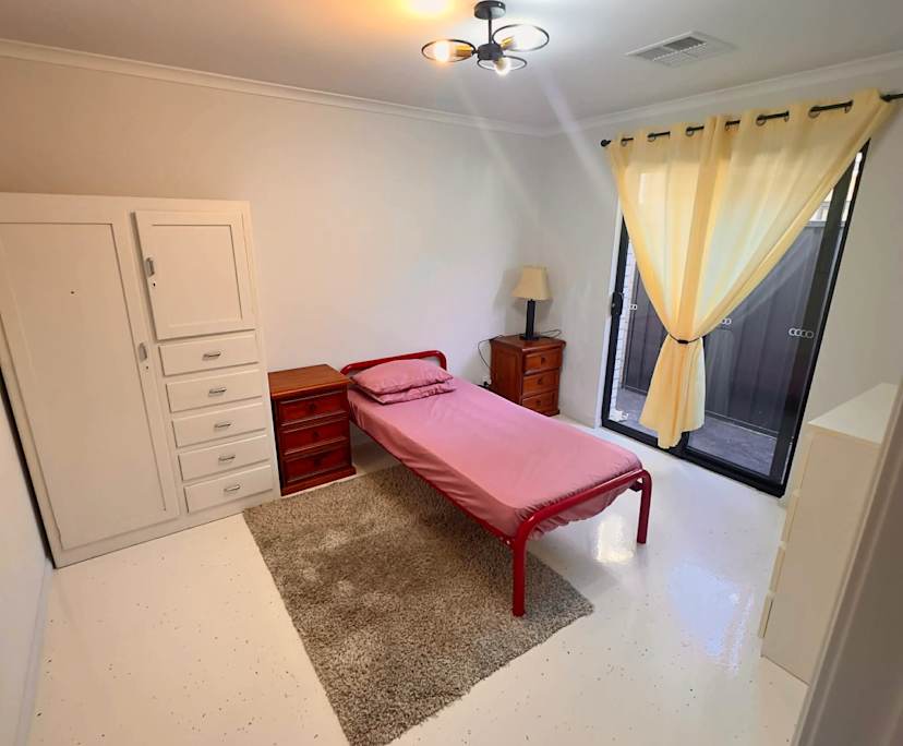 Room in a share house