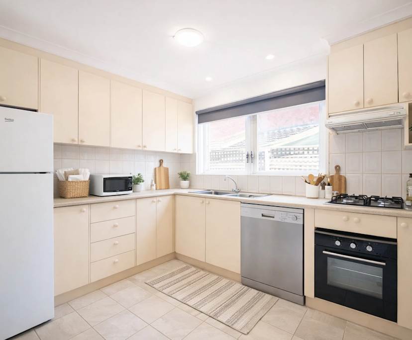 $800, Whole-property, 2 bathrooms, Saint Kilda East VIC 3183