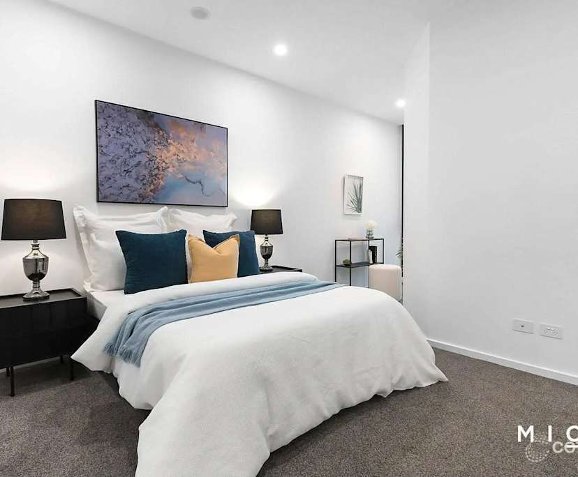 Furnished room with ensuite in a flatshare