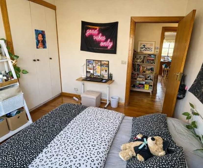 Furnished room in a share house