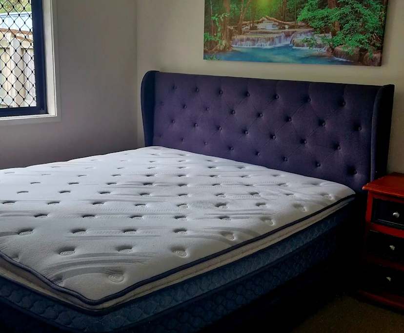 Furnished room in a flatshare