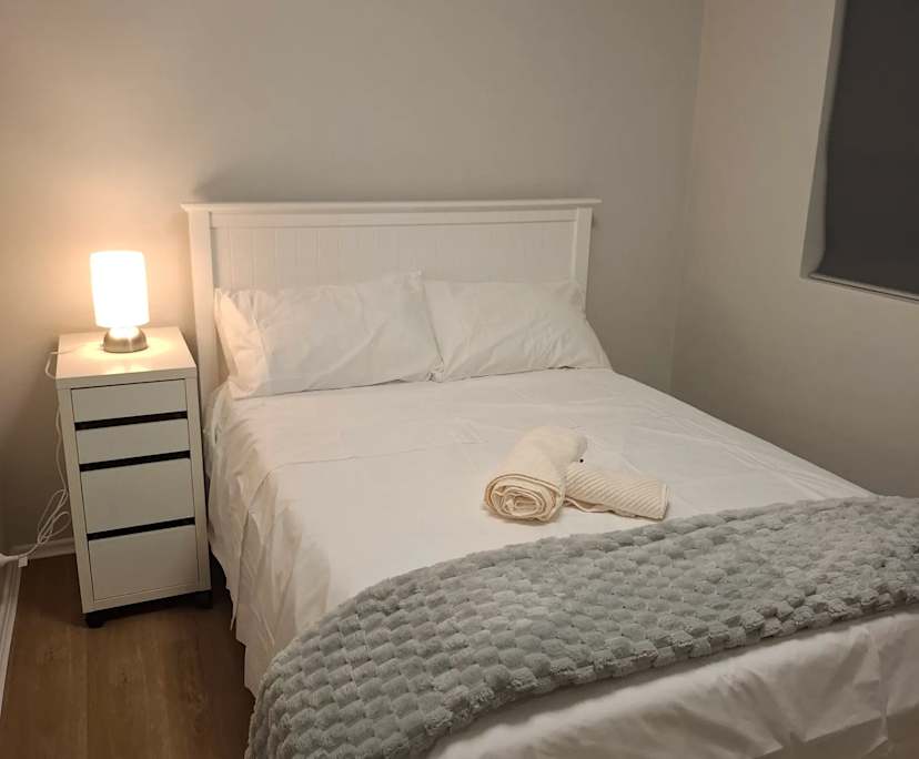 Furnished room in a flatshare