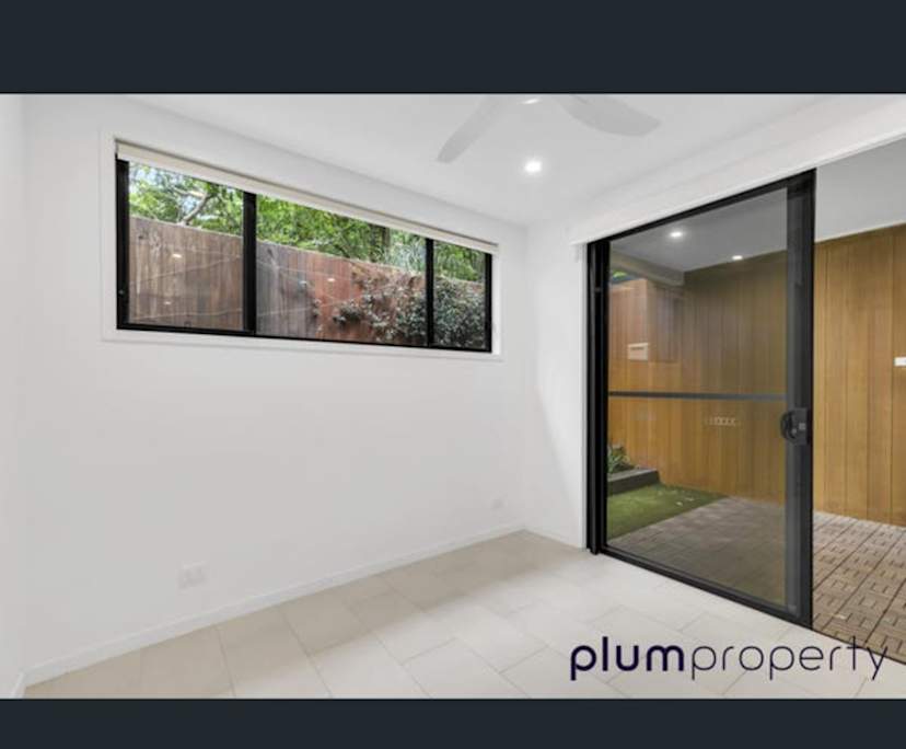 $330, Share-house, 3 bathrooms, Taringa QLD 4068