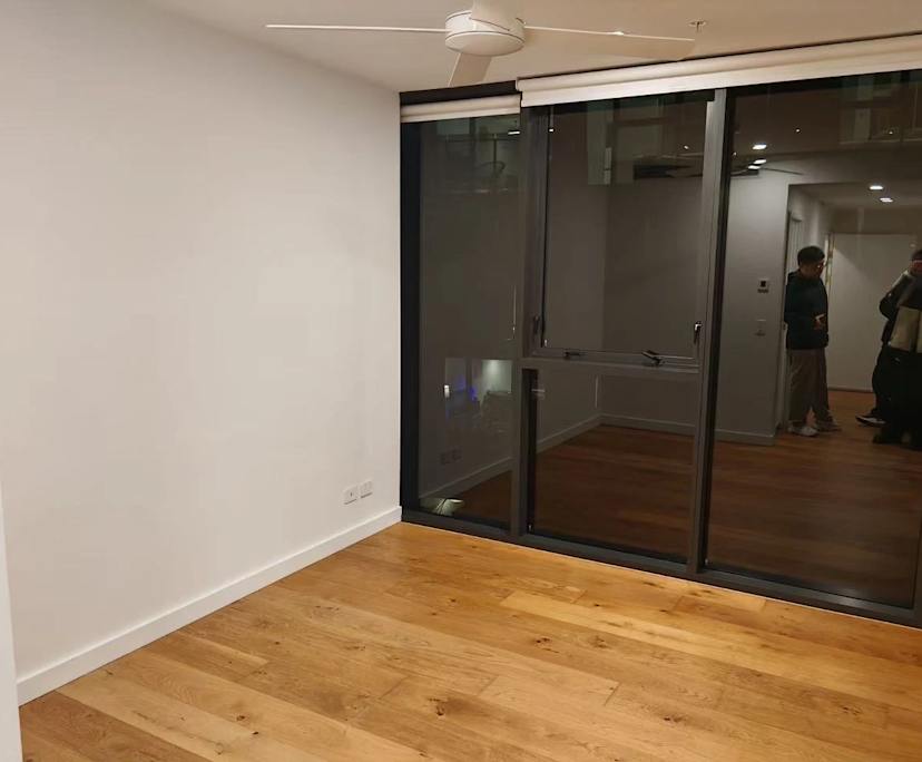 Unfurnished room with ensuite in a flatshare