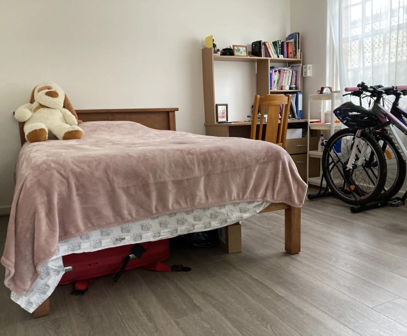 Furnished room in a share house