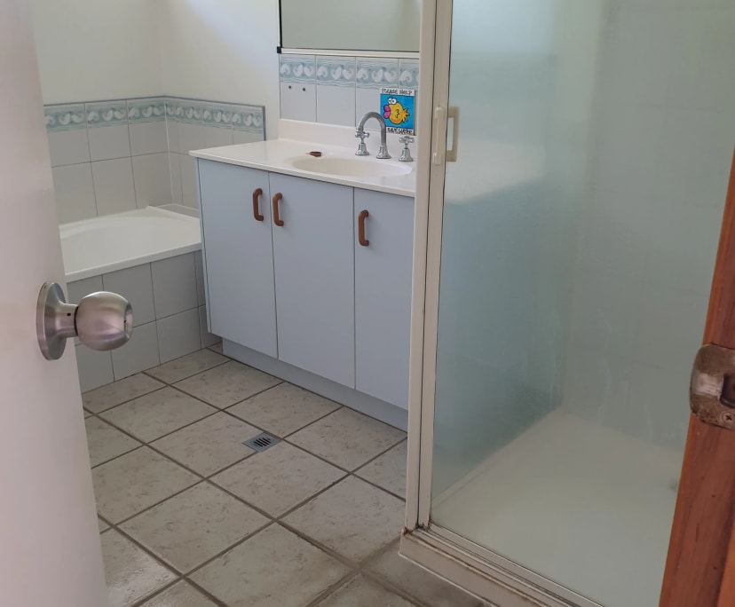 $300, Share-house, 4 bathrooms, Cannonvale QLD 4802