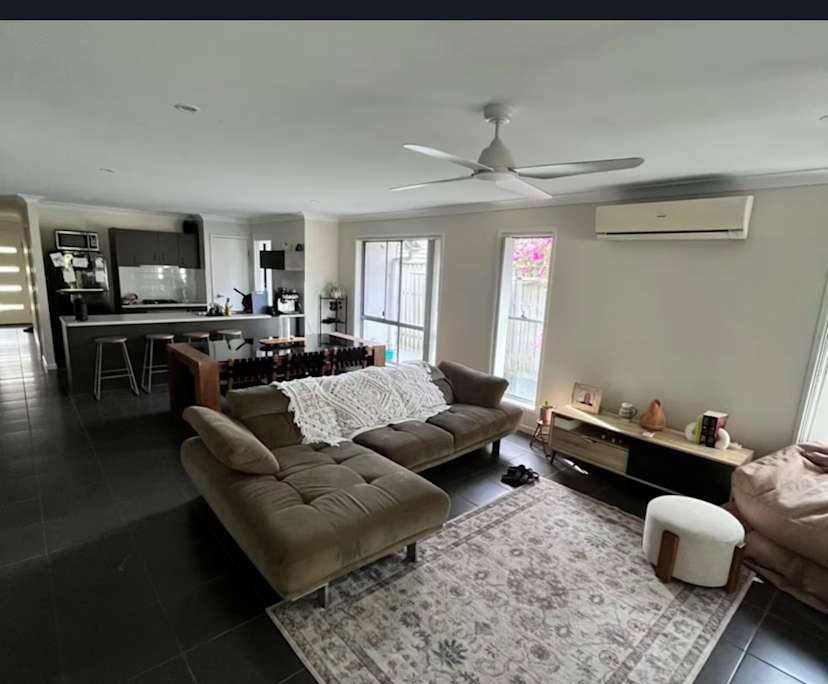 Unfurnished room in a share house
