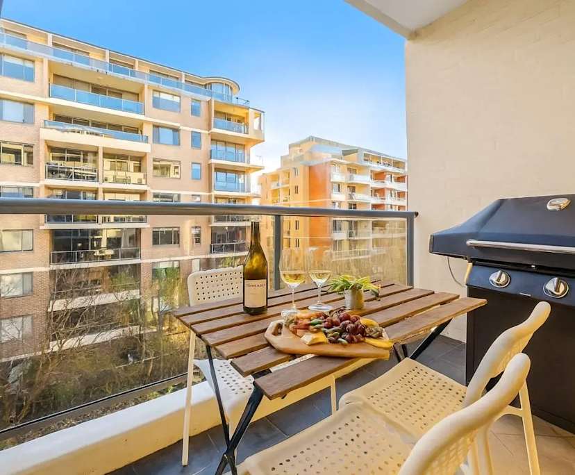 Unfurnished room with own bathroom